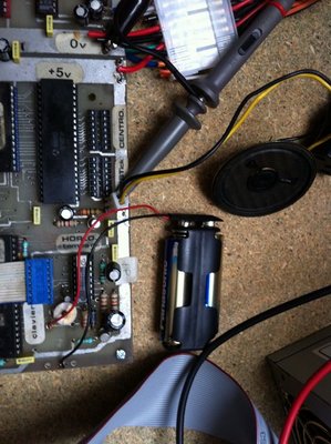 IMG_0189.jpg (69.58 Kio) Vu 21667 fois La batterie ... 2 piles 1,5V