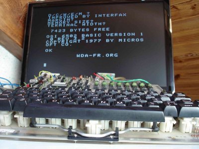 7423 octets de libre sur 8192,  le reste est pris par les différents pointeurs et espaces réservés.