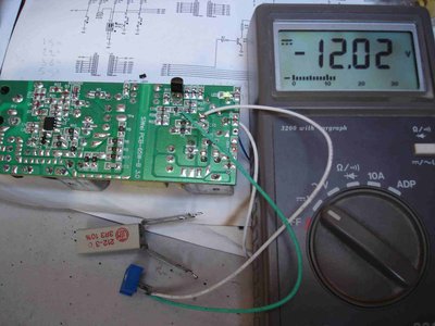 Le TL 431 d'origine en boitier SOT 23 est changé par un modèle en TO92, c'est pas joli mais c'est tout ce que j'avais dans mes tiroirs !