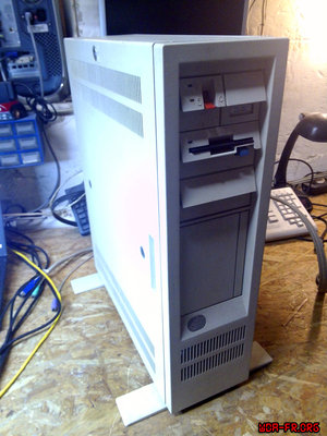 IBM Ps2 Model. 60 - Vue rapprochée.