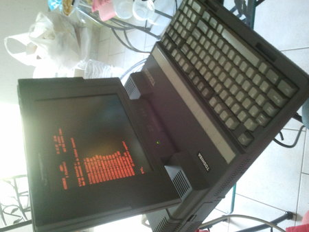 Avec son plasma Noir et rouge ...