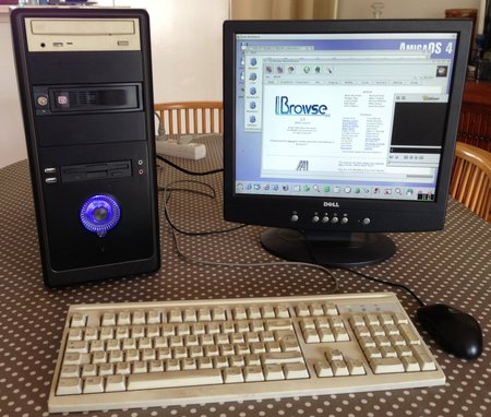 Ensemble AmigaOne allumé.