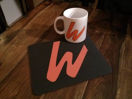 Nouvelle série de Mugs 2014, ainsi que des tapis de souris.