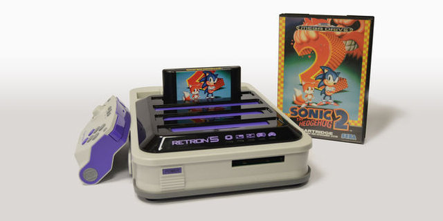 4534508_3_8b24_la-retron-5-propose-de-jouer-a-ses-cartouches_7fc0600c2cb52ae019feff18e072976b.jpg (28.26 Kio) Vu 73279 fois La Retron 5 propose de jouer à ses cartouches d'antan sur télé en HD.