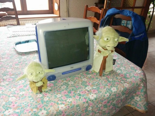 iMac G3.