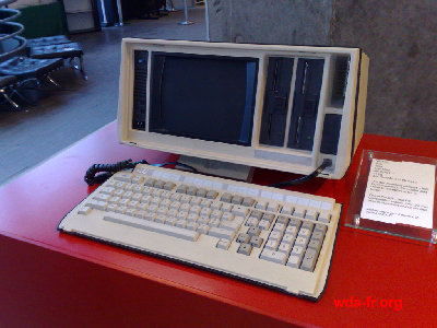 Un VICTOR Vicki... (APRES le passage d'une gamine qui s'est bien amusée, sous le regard attendri de ses parents, à taper dessus avec son biberon.)