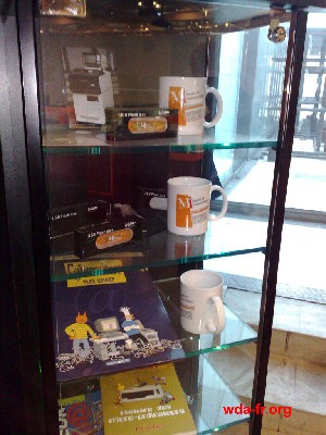 Une jolie vitrine de souvenirs pour tenter de sauver de la banqueroute ce cher Mr BOUVIER...