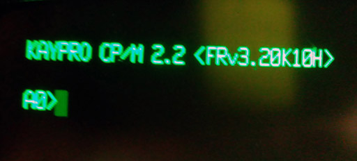 J'ai photographié la version du CP/M qu'il y avait sur le K10 -> KAYPRO CP/M 2.2 <FRv3.20K10H>.