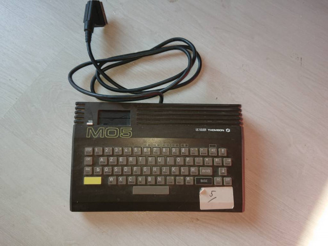 Thomson MO5 ex2.JPG