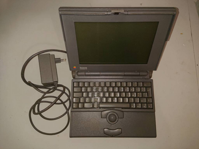 Apple Macintosh PowerBook 170.JPG