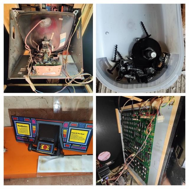 Différents éléments de la borne Atari RoadBlasters en cours de nettoyage.