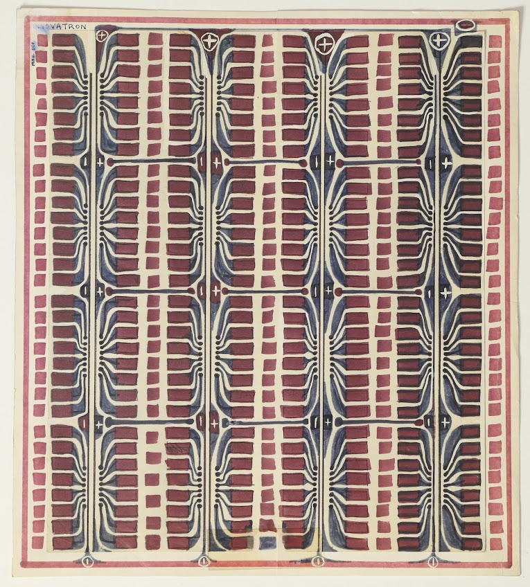 Dessin préparatoire de circuit imprimé destiné au prototype de poste de radio [+1 masque imprimé], années 1960-1970<br /><br />On y joint un négatif imprimé sur papier transparent utilisé par Roland MORENO pour fabriquer des circuits imprimés grâce à un procédé photolithographique. Ce “bidouillage” lui permettait ensuite de souder des pièces de circuits intégrés sur ce type de schémas imprimés. On retrouve par exemple cette forme de circuits dans les éléments en bronze des cartes Prom.<br /><br />24 x 27 cm