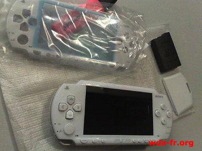 Nouvelle coque officielle SONY.