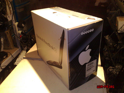 290620101548.jpg (613.81 Kio) Vu 12933 fois Boite d'un Apple PowerBook "Bronze" G3-400.